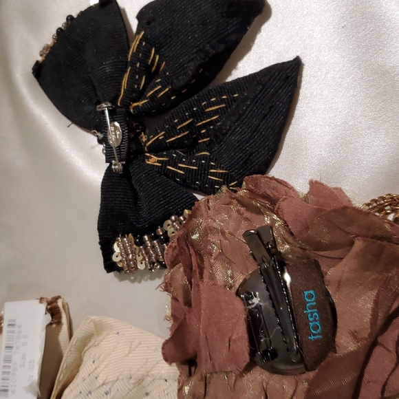 Embellished Brooches Set of 3 - Picture 6 of 6